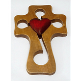 Drevorezba: kríž so srdcom